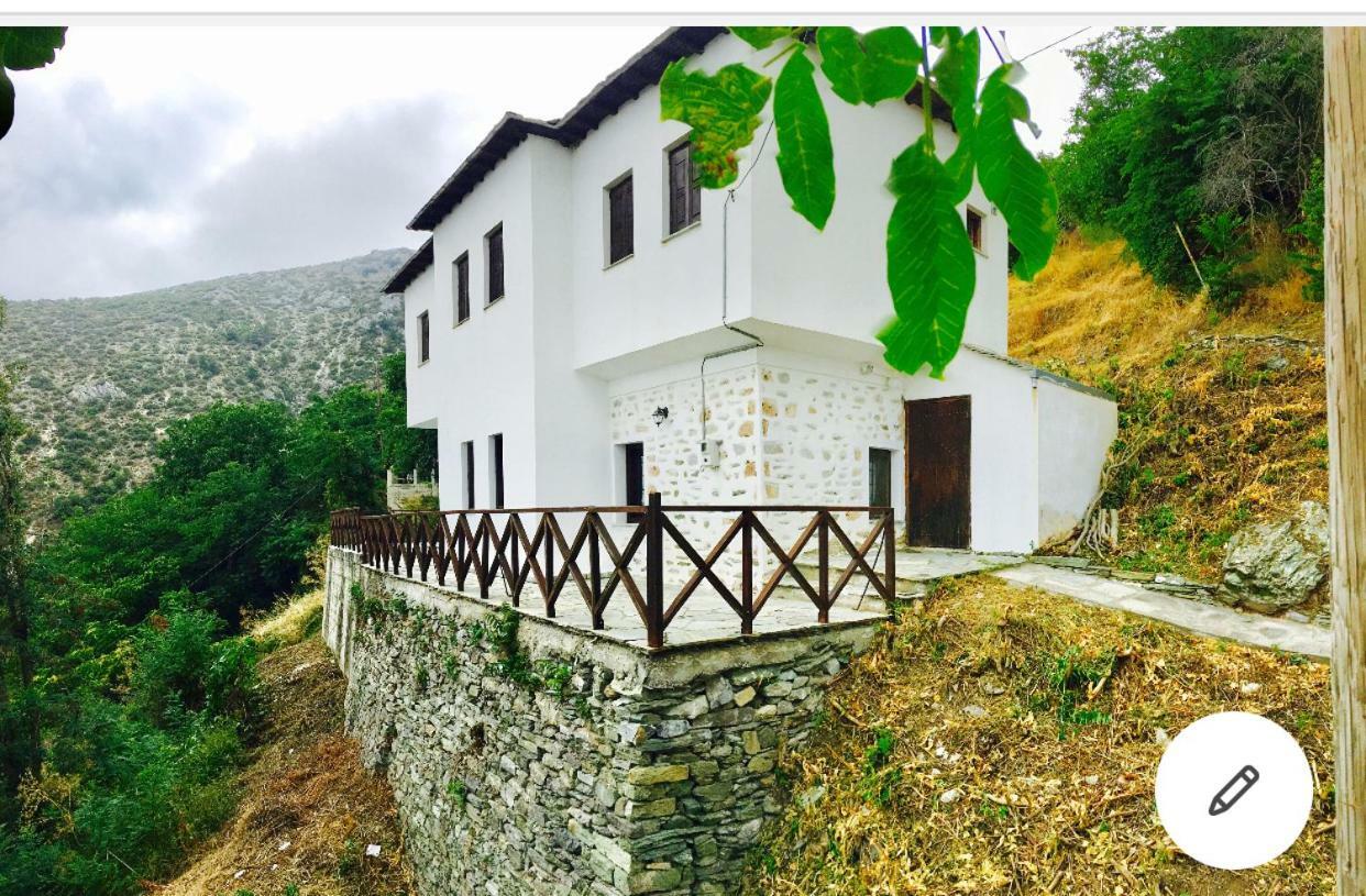 Traditional House Makrinitsa Bagian luar foto